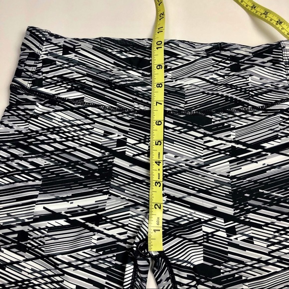 Fabletics Gia PowerLite Crop - Picture 9 of 10